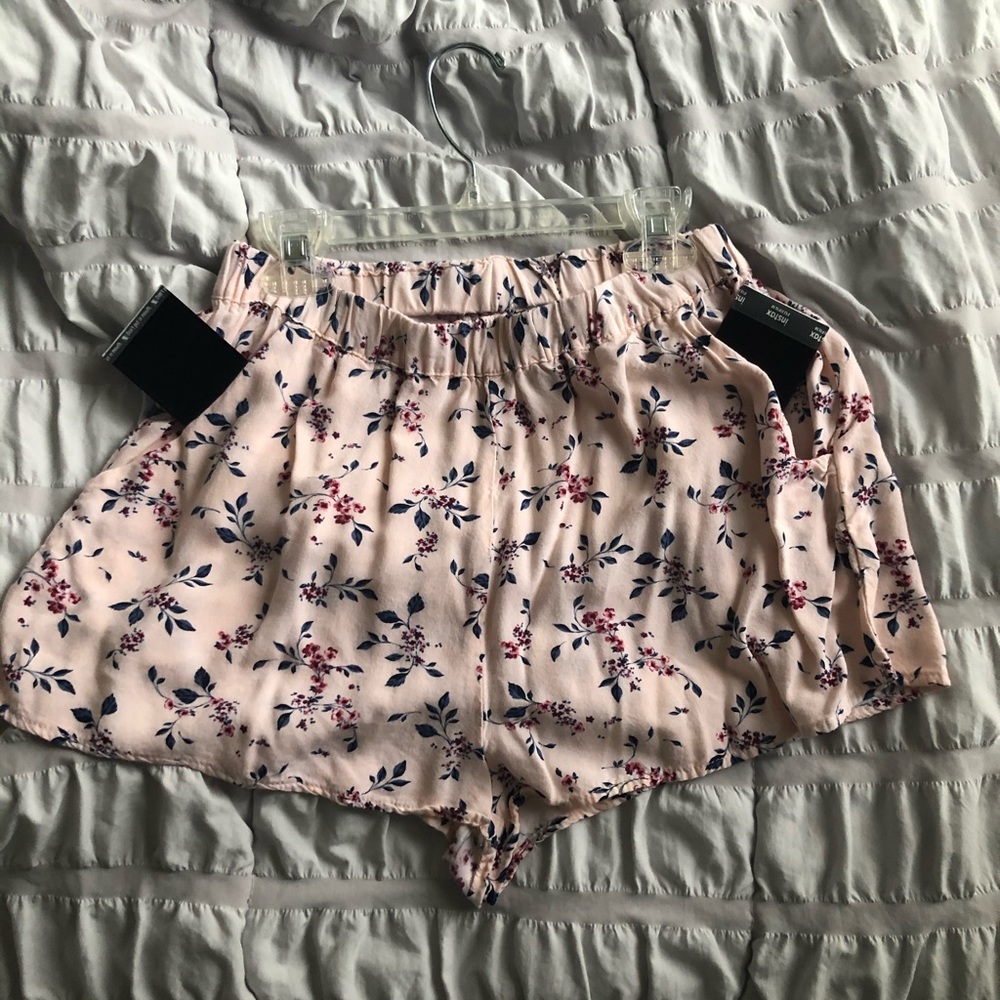 Flowy shorts with pockets